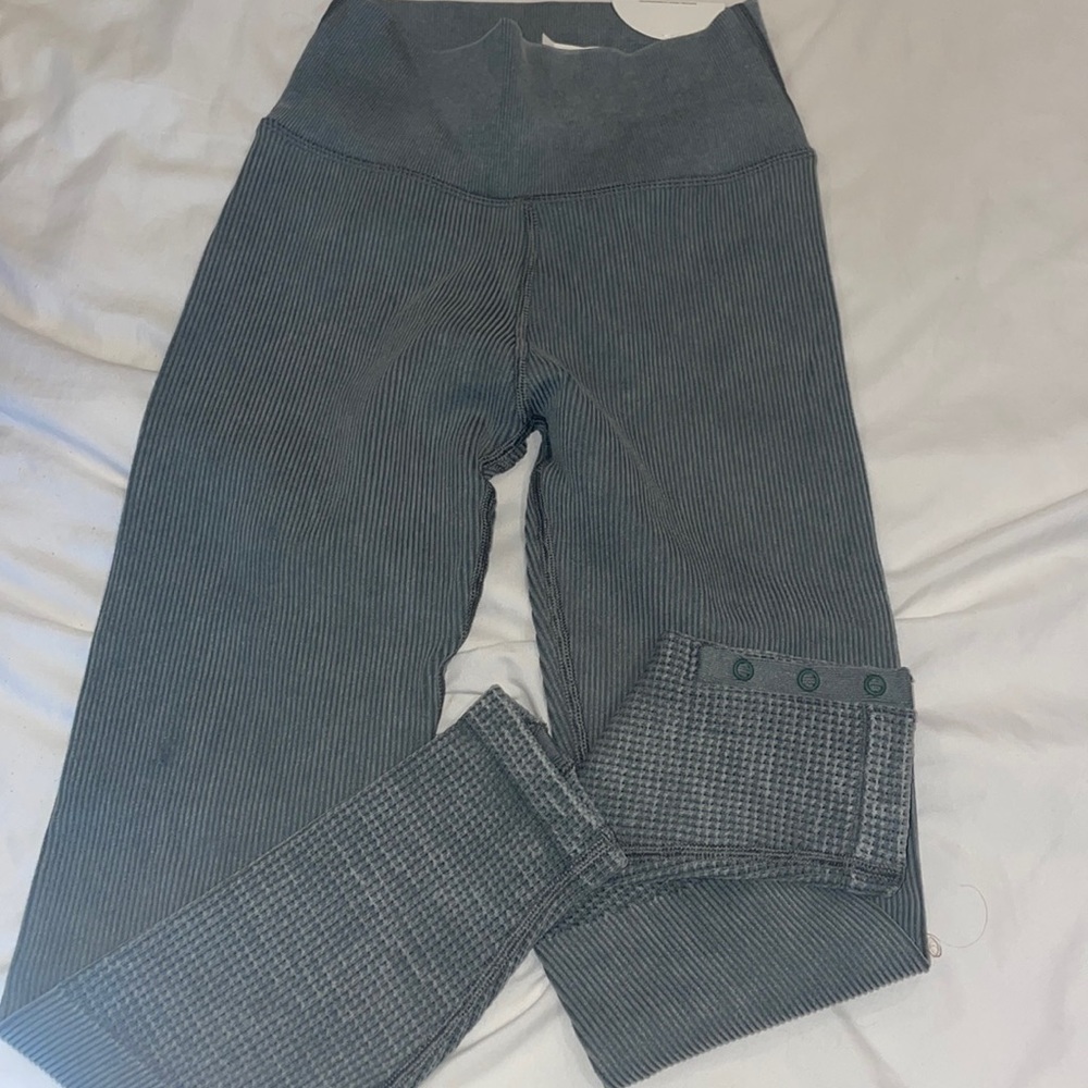 Green/grey aerie offline textured leggings xs